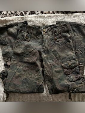 Low rise Camo Cargo Pants